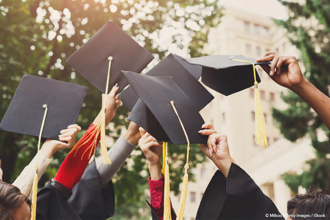 Erhalte den Bachelor oder Master von der mit Springer Campus kooperierenden Universität/Hochschule.