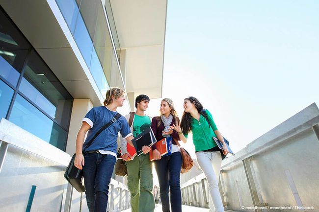 Tausche dich regelmäßig mit anderen Studierenden aus.